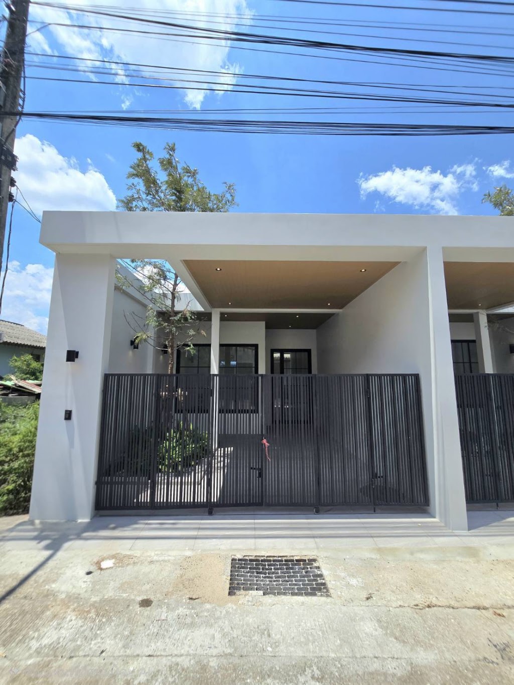 บ้านแฝด · เชิงทะเล