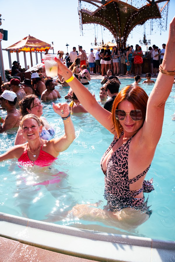 Phantoms - Pool Party photo 17