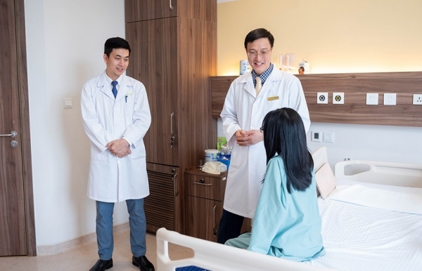 Bé gái vượt qua chứng cong cột sống 110 độ, lấy lại tự tin sau ca phẫu thuật 7 giờ tại Vinmec Smart City