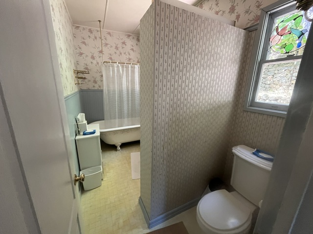 Bathroom overview — before remodel