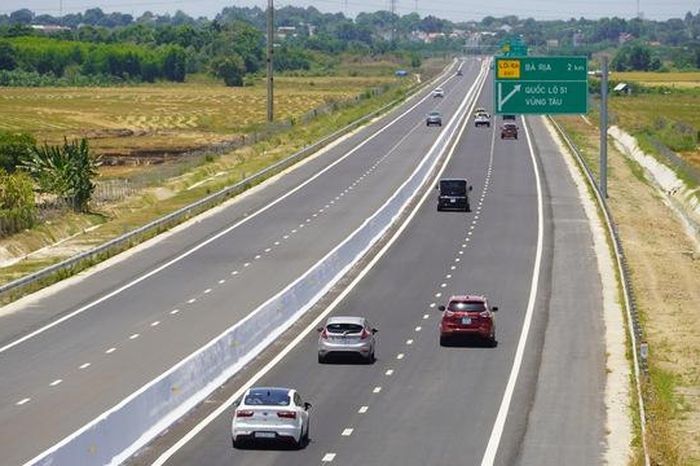 Bất ngờ lý do đường cao tốc Biên Hòa - Vũng Tàu 'vắng' xe ngay trong dịp cao điểm - Báo Người Lao Động