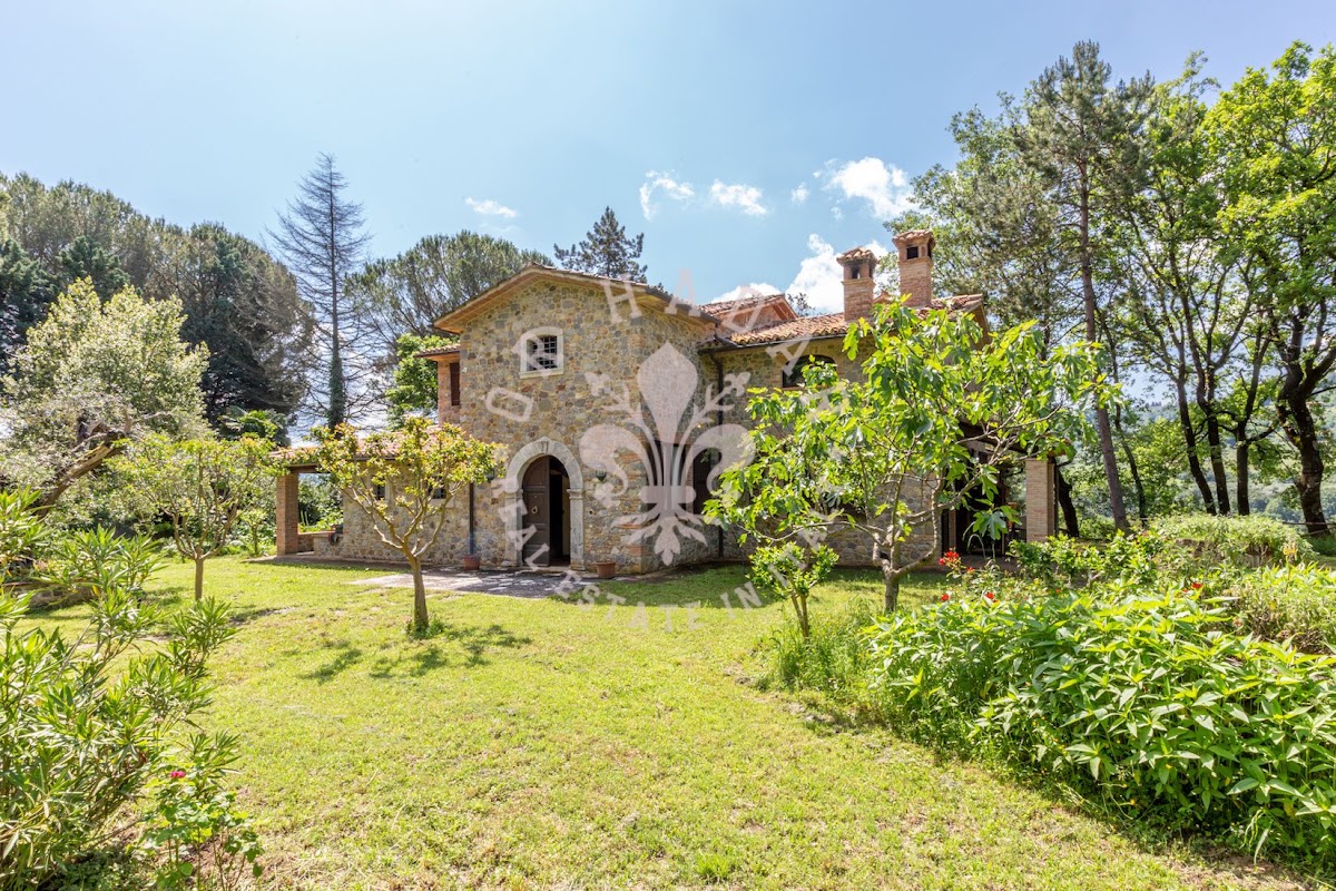 הבית מאחורי הגבעה (Il Casale dietro la Collina) — 4