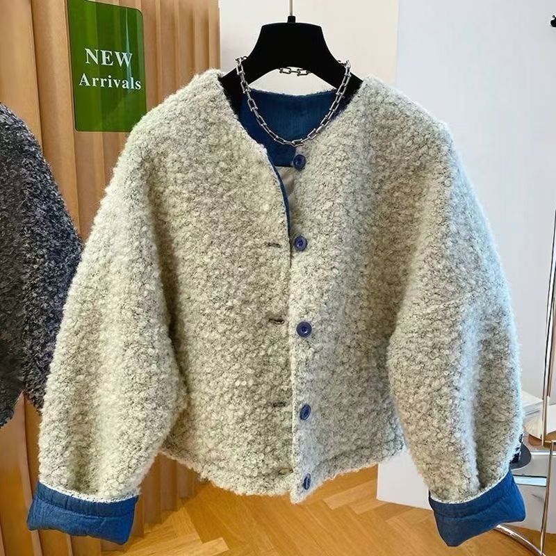 Padded lamb fleece jacket for women, fashionable design