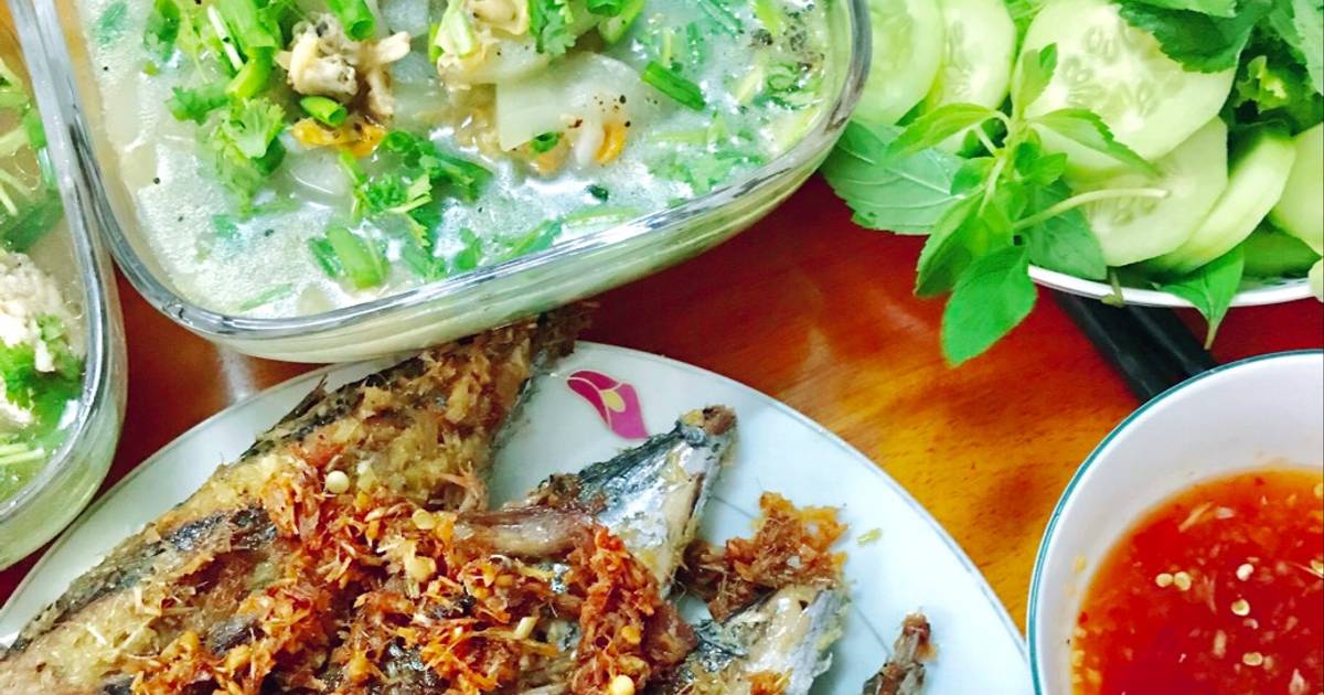 Cơm Mẹ Ngày Về (canh bầu sò lụa & cá ồ chiên xả)