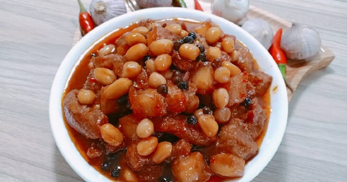 Thịt ba chỉ kho đậu phộng, tiêu xanh