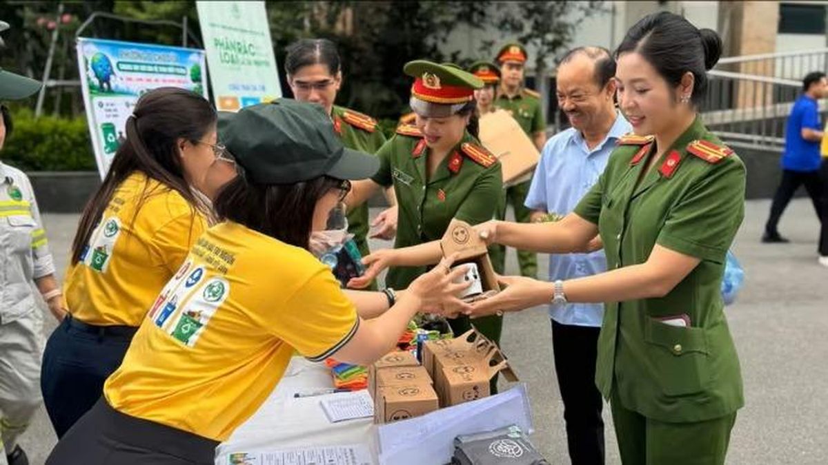 Phòng Cảnh sát Kinh tế tuyên truyền nâng cao ý thức bảo vệ môi trường - Đài Phát thanh và truyền hình Hà Nội