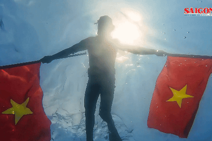 Du khách liên tục đổ về các điểm du lịch biển miền Trung - Báo Sài Gòn Giải Phóng