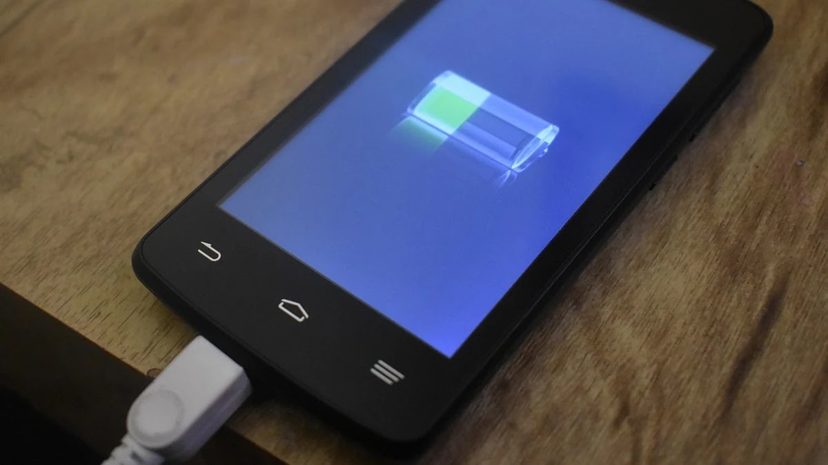 안드로이드와 아이폰 배터리 절약 모드 차이점과 설정법