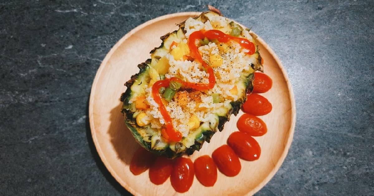 Cơm chiên trái thơm kiểu Thái