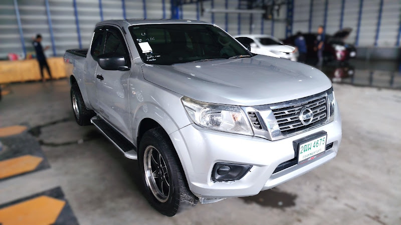 NISSAN NAVARA