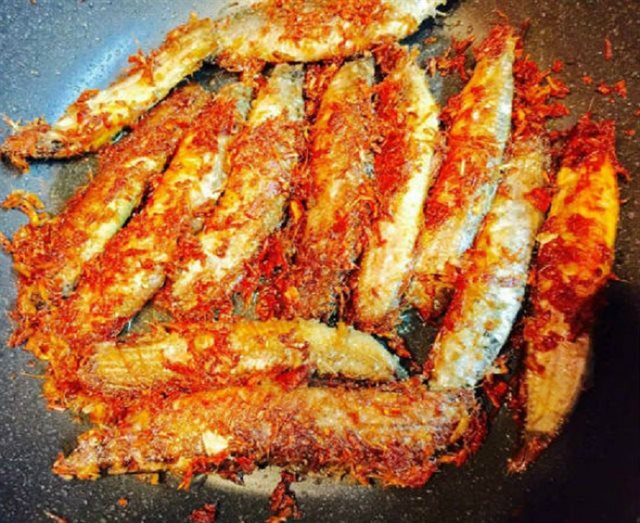 Cá Chạch Chiên Riềng Sả