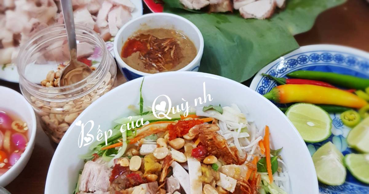 Bún mắm thịt heo (heo quay + heo luộc)