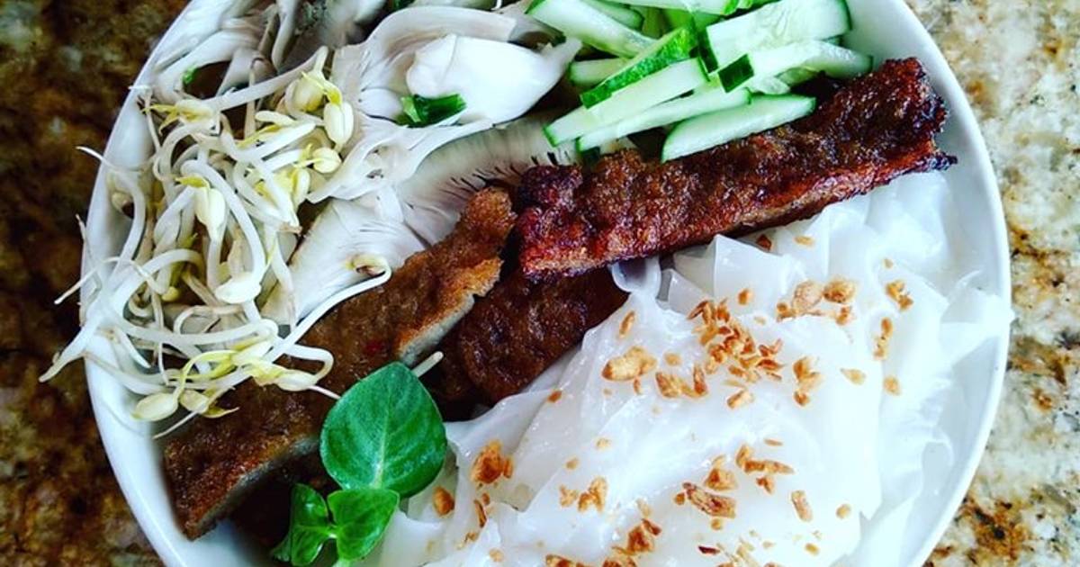Bánh ướt ăn với mít non luộn