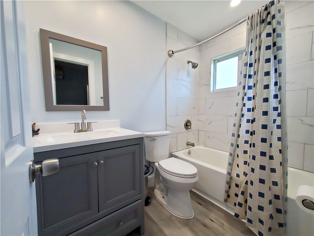Updated Hollywood 4Plex! property photo 24