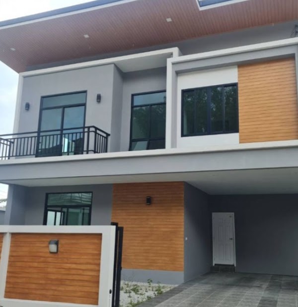 House  Thap Ma Lake