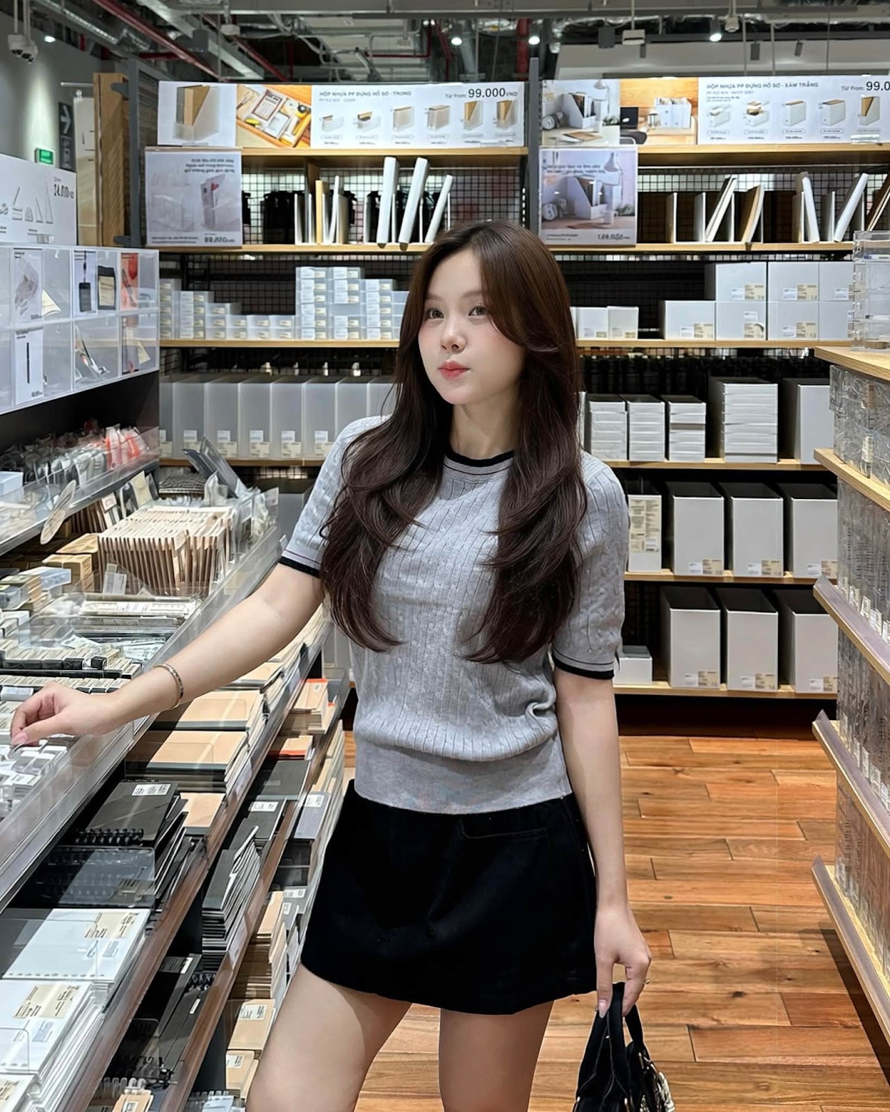 áo len ngắn tay thêu ngựa phối màu cổ XONXEN SHOP 5155 – Image 4
