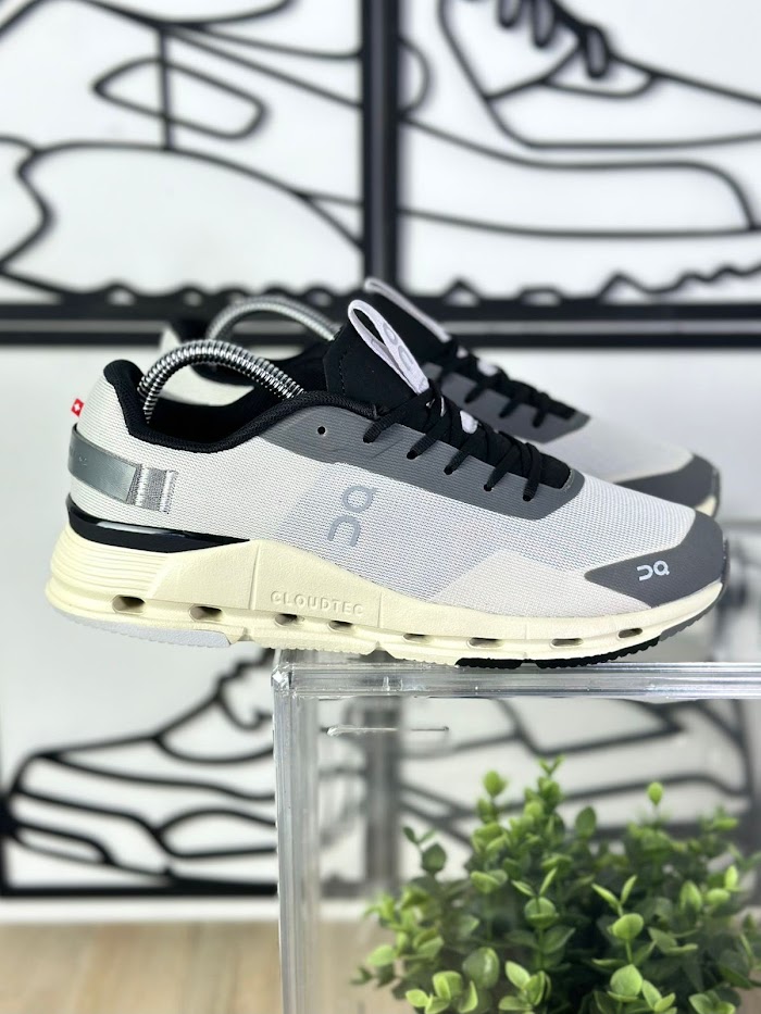On Cloudnova Gris Crema