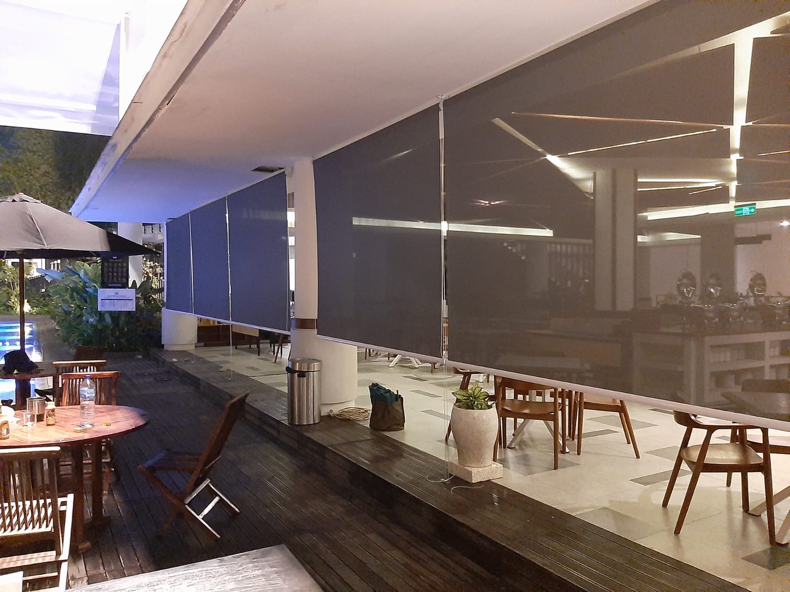 Roller Blind — Aneka roller blind, venetian blind, zebra blind, pvc door, folding screen, membran kanopi di Malang