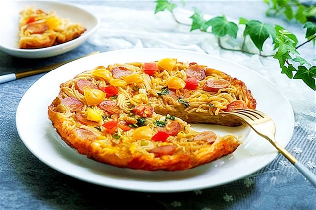 Mì Chiên Kiểu Pizza