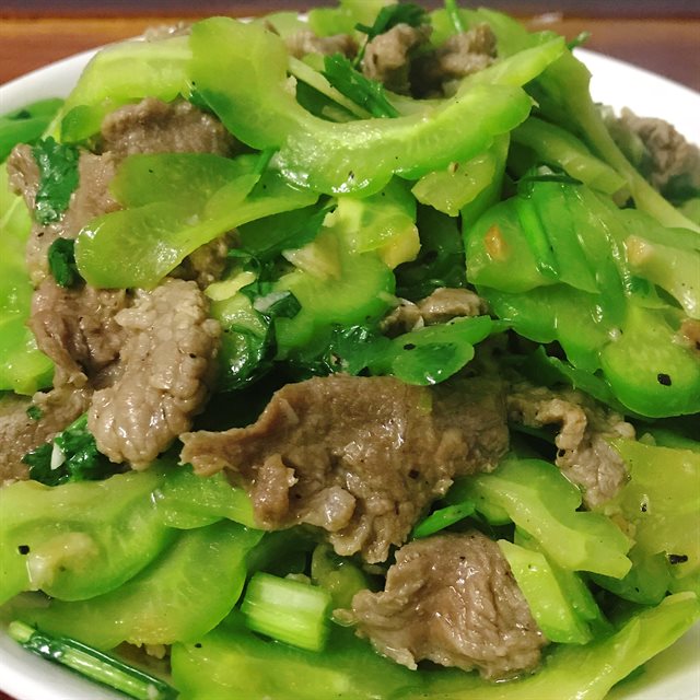 Thịt Bê Tươi Xào Khổ Qua