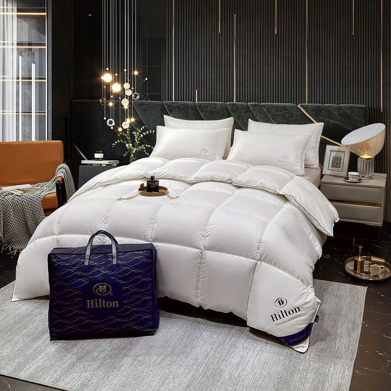 Year-round comforter with fiber filling, double bed