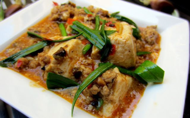 Đậu Hũ Non Sốt Thịt Bằm Lá Tỏi