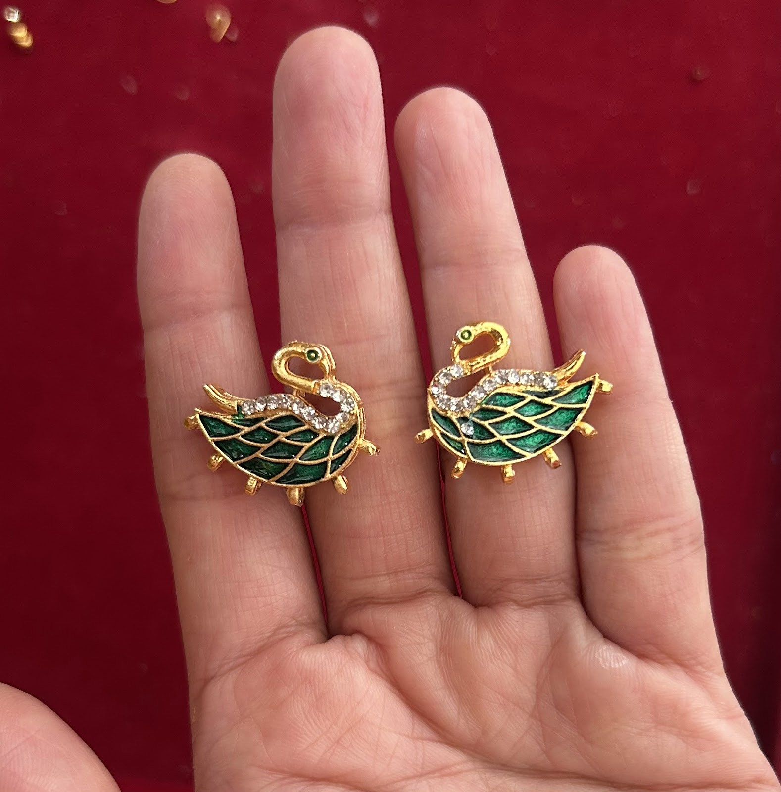 Trending Mor pendnet green LEFT - RIGHT