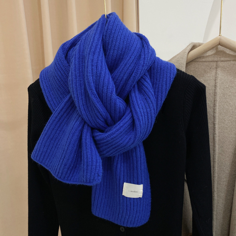Warm knitted scarf for women, versatile and stylish