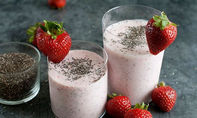 Sinh Tố Chuối Dâu Tây Hạt Chia
