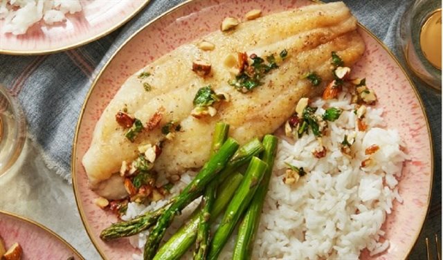 Cá Sốt Bơ Hạnh Nhân Và Măng Tây