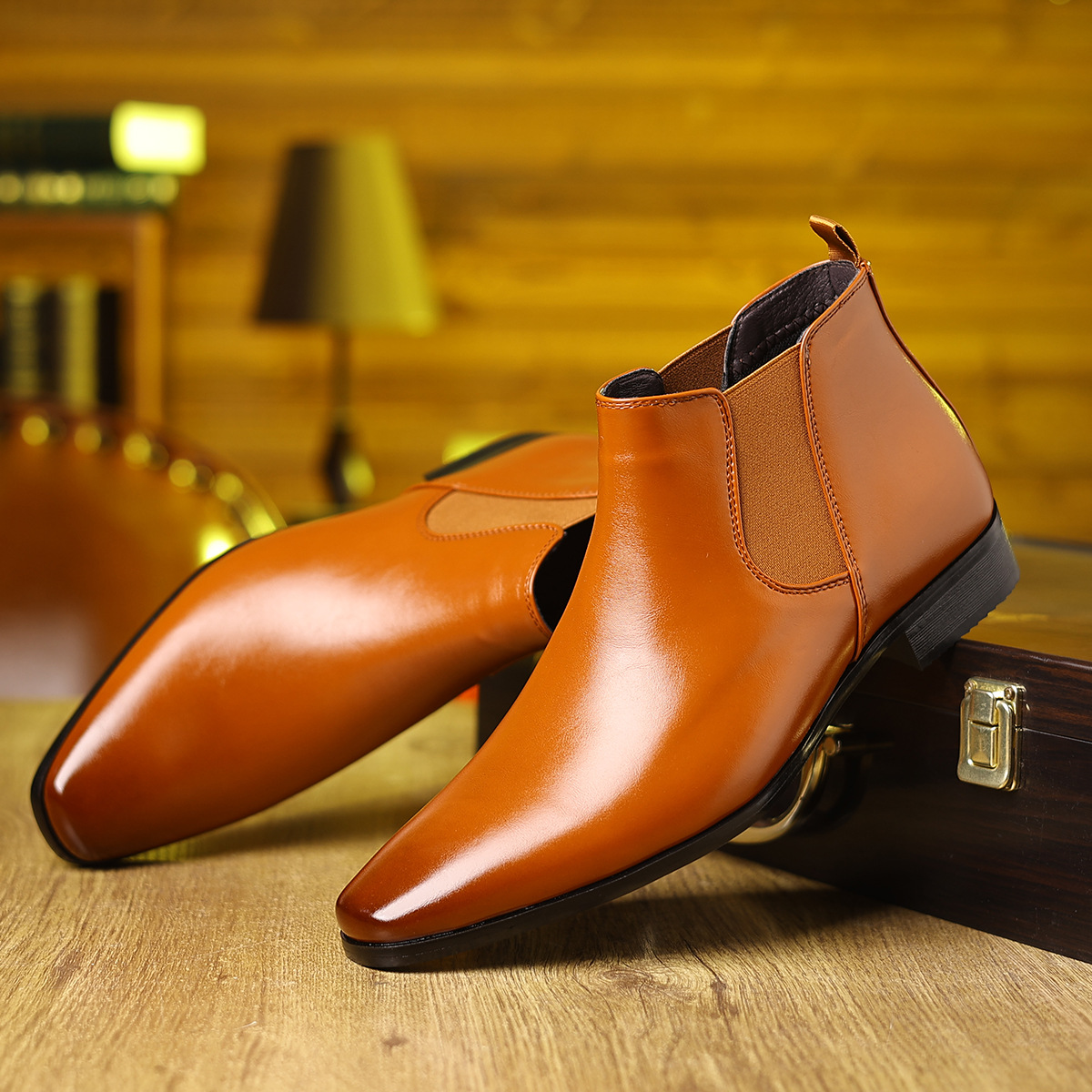 Elegant Chelsea boots, PU leather, pointed toe