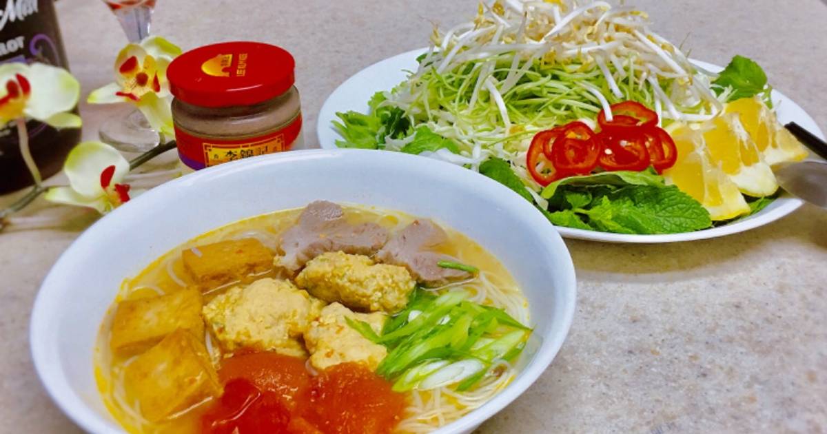 Bún riêu tôm thịt