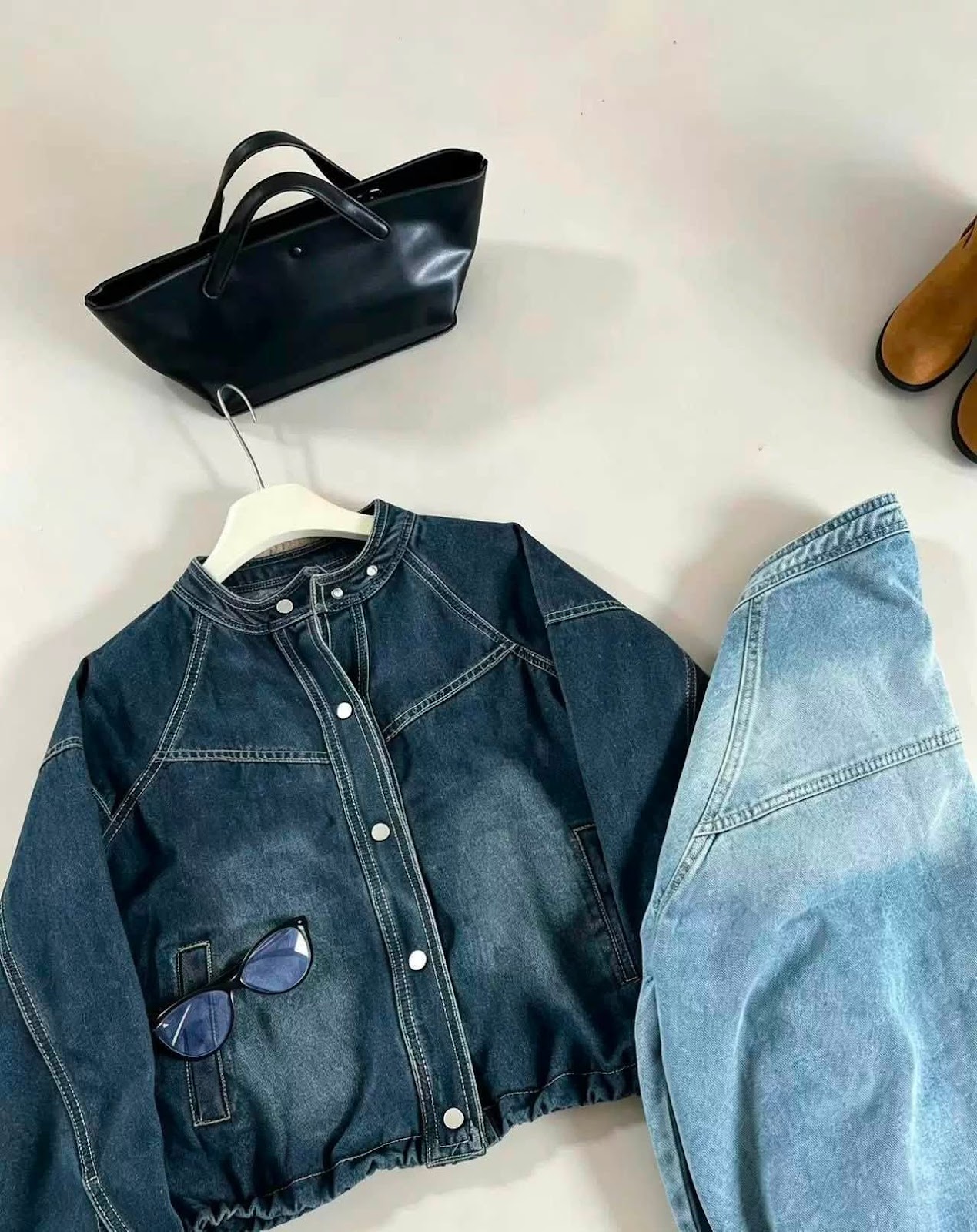 áo khoác jean khóa kéo cổ trụ nút XONXEN SHOP 070