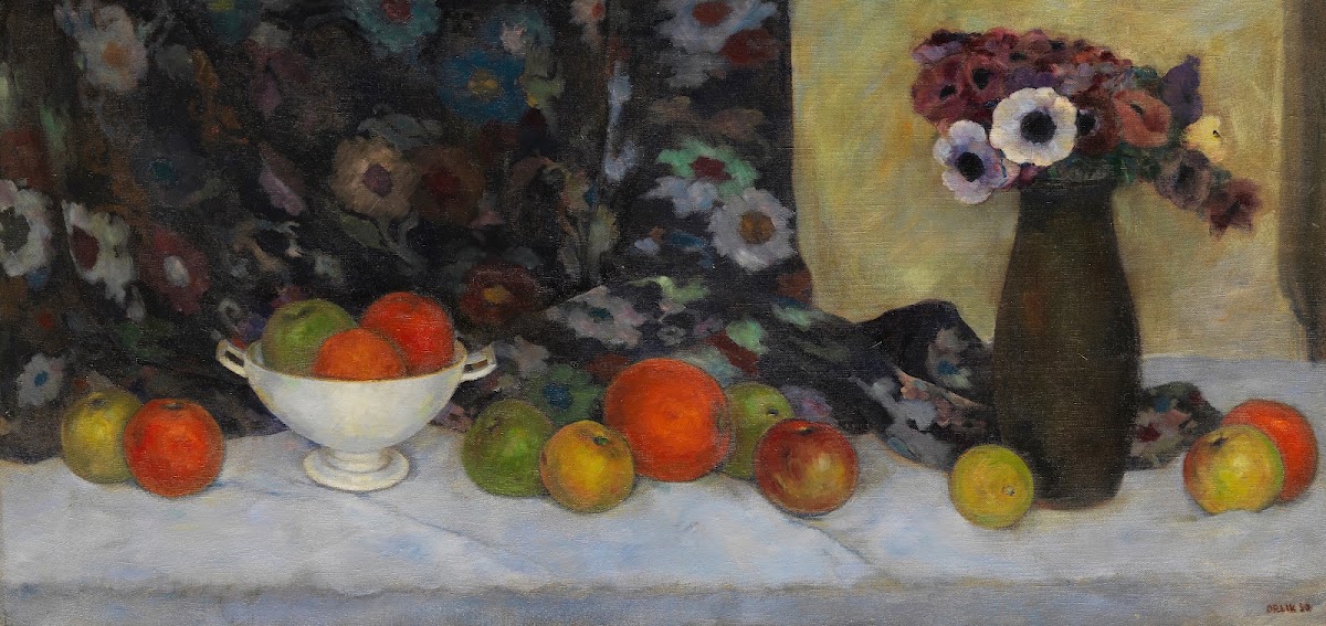 Früchtestillleben mit geblümtem Stoff und Vase 1930