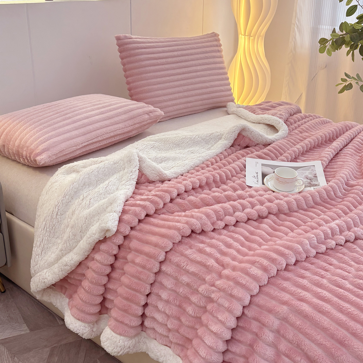 Doppellagige Flanell-Decke mit Streifenmuster