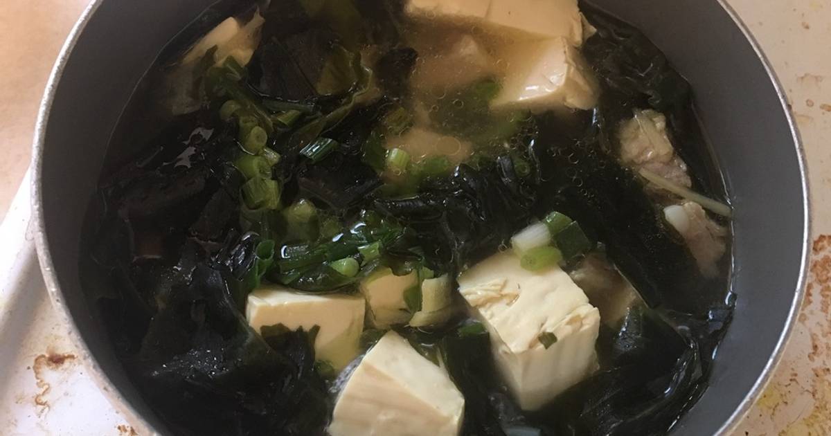 Canh sườn rong biển đậu hũ