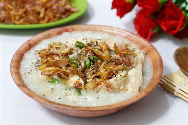 Cháo Gà Hạt Sen Nóng Hổi