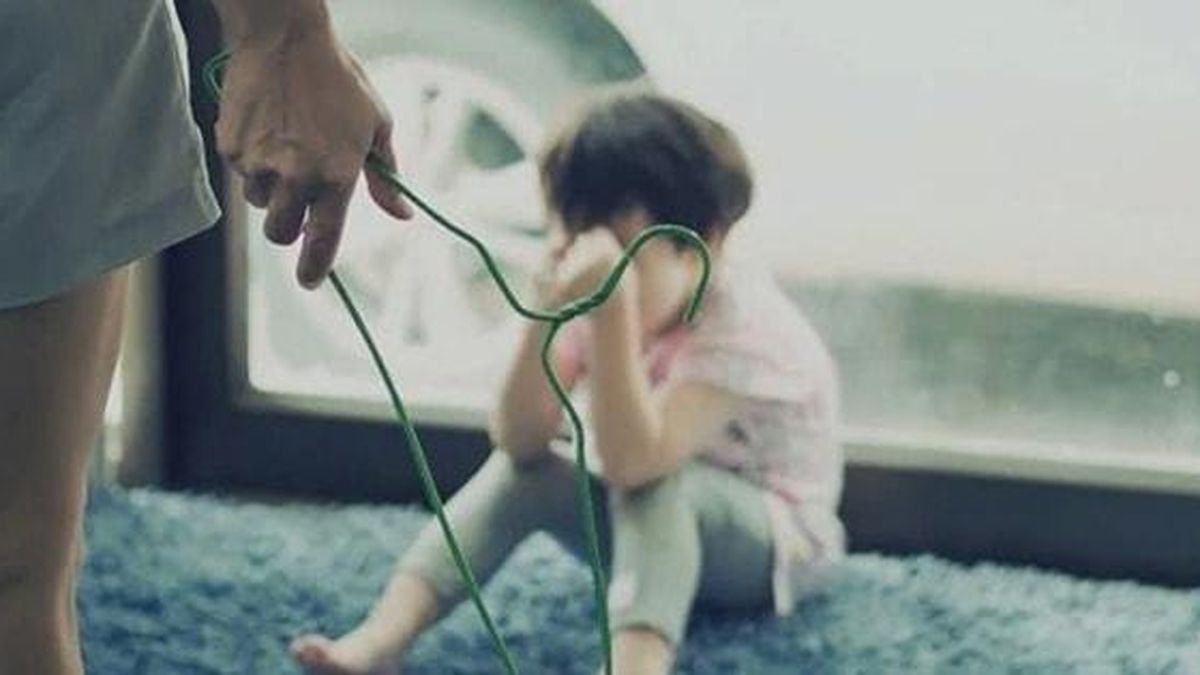 Đón xem 'Hà Nội chuyển động' ngày 6-6: Phía sau cánh cửa đóng kín - đừng đợi một đứa trẻ phải kêu cứu - Báo Hà Nội Mới