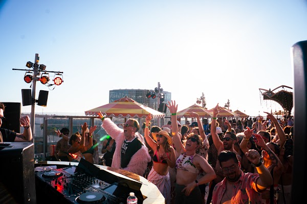 Phantoms - Pool Party photo 50