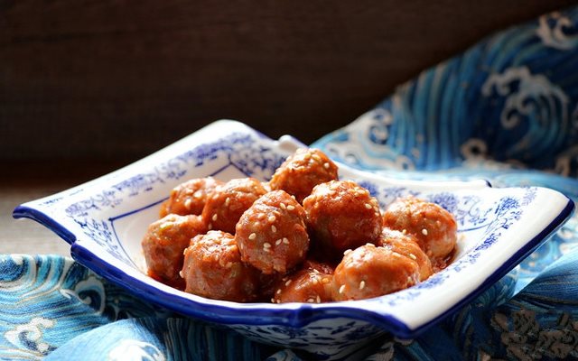 Bò Viên Sốt Chua Ngọt