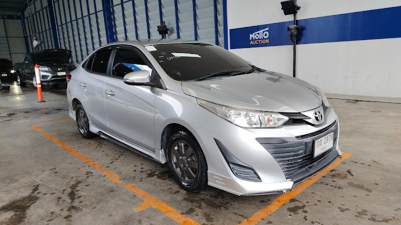 TOYOTA YARIS ATIV