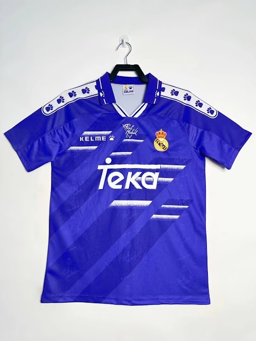 Equipación visitante del Real Madrid 1994-96.jpeg
