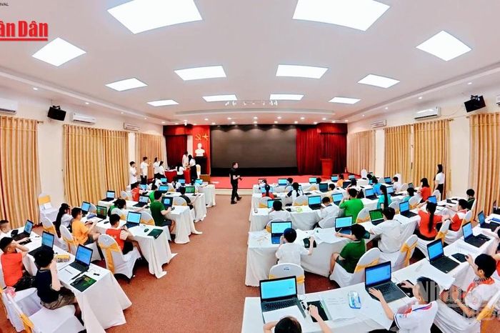 [Video] Vinh danh 194 học sinh xuất sắc tại Sân chơi Toán học Việt Nam năm học 2025–2026 - Báo Nhân Dân