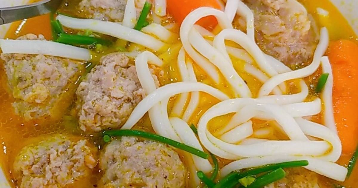 Bánh canh xương thịt viên
