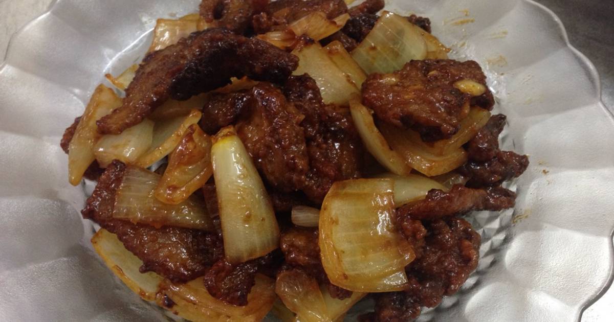 Thịt lợn cari xào hành tây