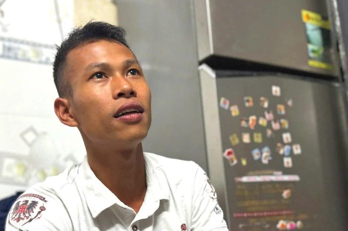 Tài xế kể khoảnh khắc dừng xe tải giữa Quốc lộ cứu bé gái 2 tuổi - Báo Tiền Phong