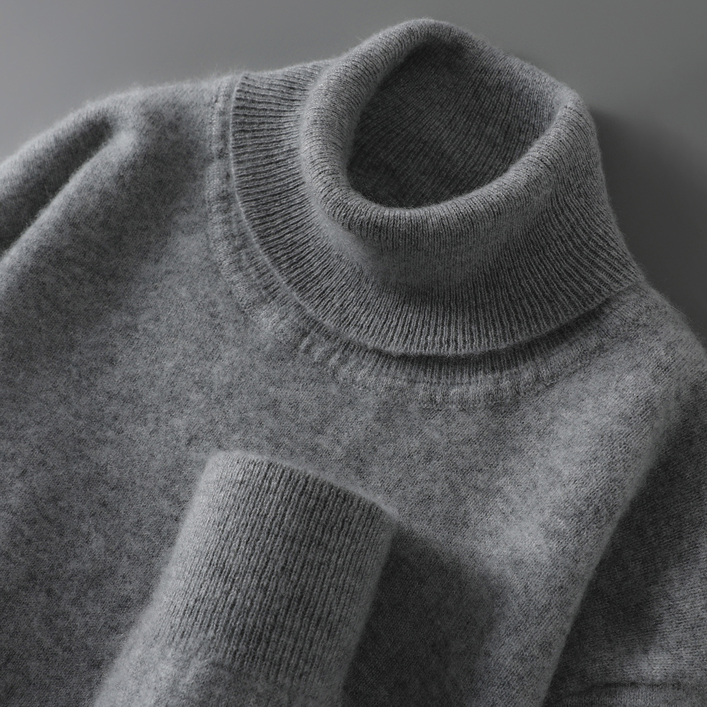 Men's Turtleneck Sweater made of Pure Wool