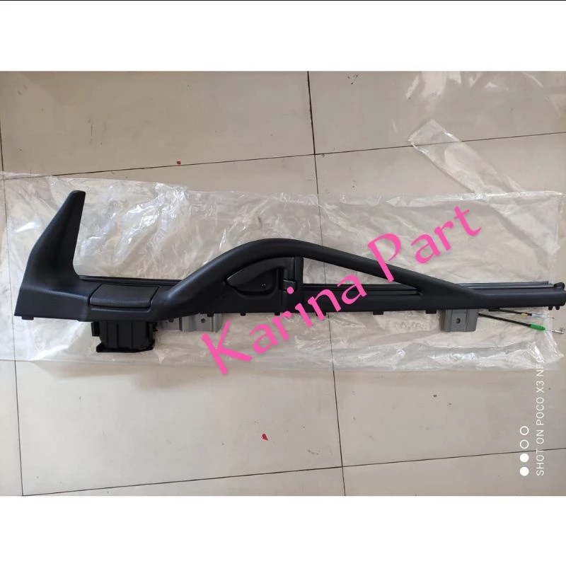 Doortrim Atas Canter Hitam Original Mitsubishi untuk Kenyamanan Berkendara