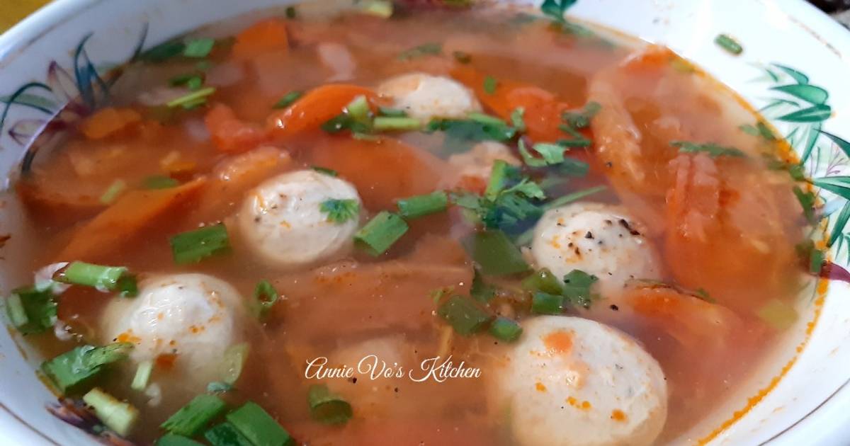 Canh cà chua nấu mọc