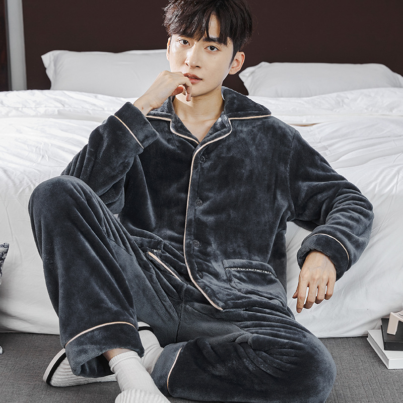 Men's pajama made of thick coral fleece and flannel